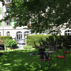 Andeer_HotelFravi_Garten