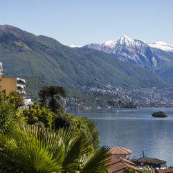 Ausseransicht IAHA Kurwohnungen Ascona mit See